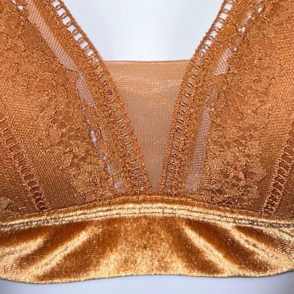Auden Lightly Lined Orange Velvety Lace Bralette Size medium - Picture 2 of 6